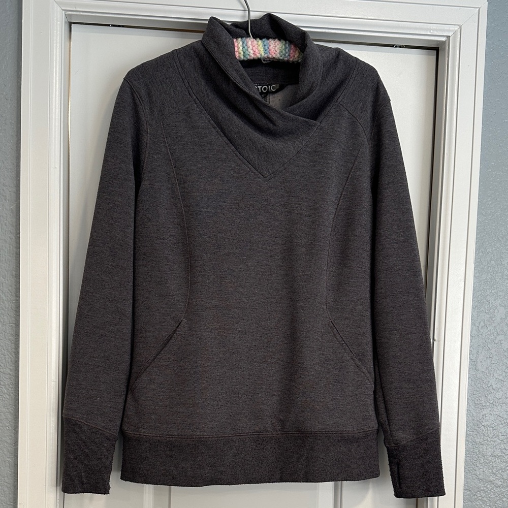 Stoic brand Large top with great neckline
